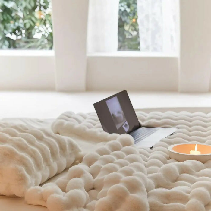 uYo1Tuscan-Imitation-Fur-Blanket-for-Winter-Luxury-Warmth-Super-Comfortable-Blankets-for-Beds-High-end-Warm_18449280-4f51-4160-bae1-06287f3e6b2d_700x700