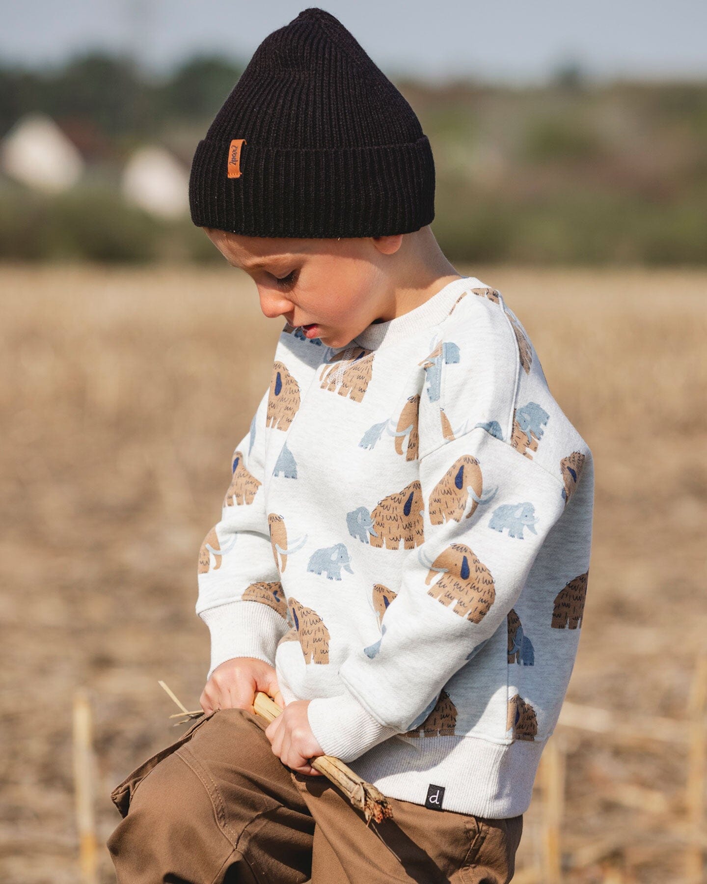 Long Sleeve Crew Neck Fleece Sweatshirt Beige Mammoth Print