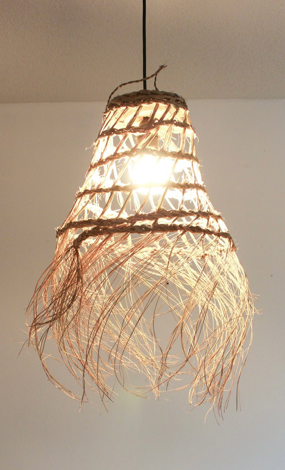 Moroccan Handwoven Seagrass Lampshade with fringes - ZaytunaMart.ca